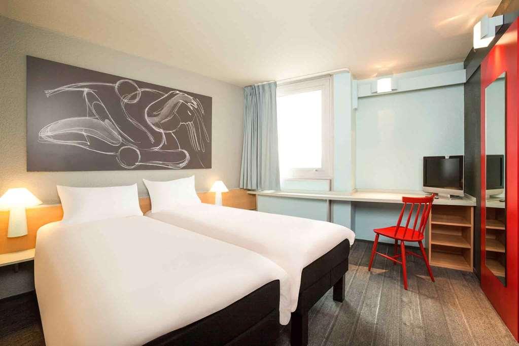 Hotel ibis Paris Gennevilliers Zimmer foto